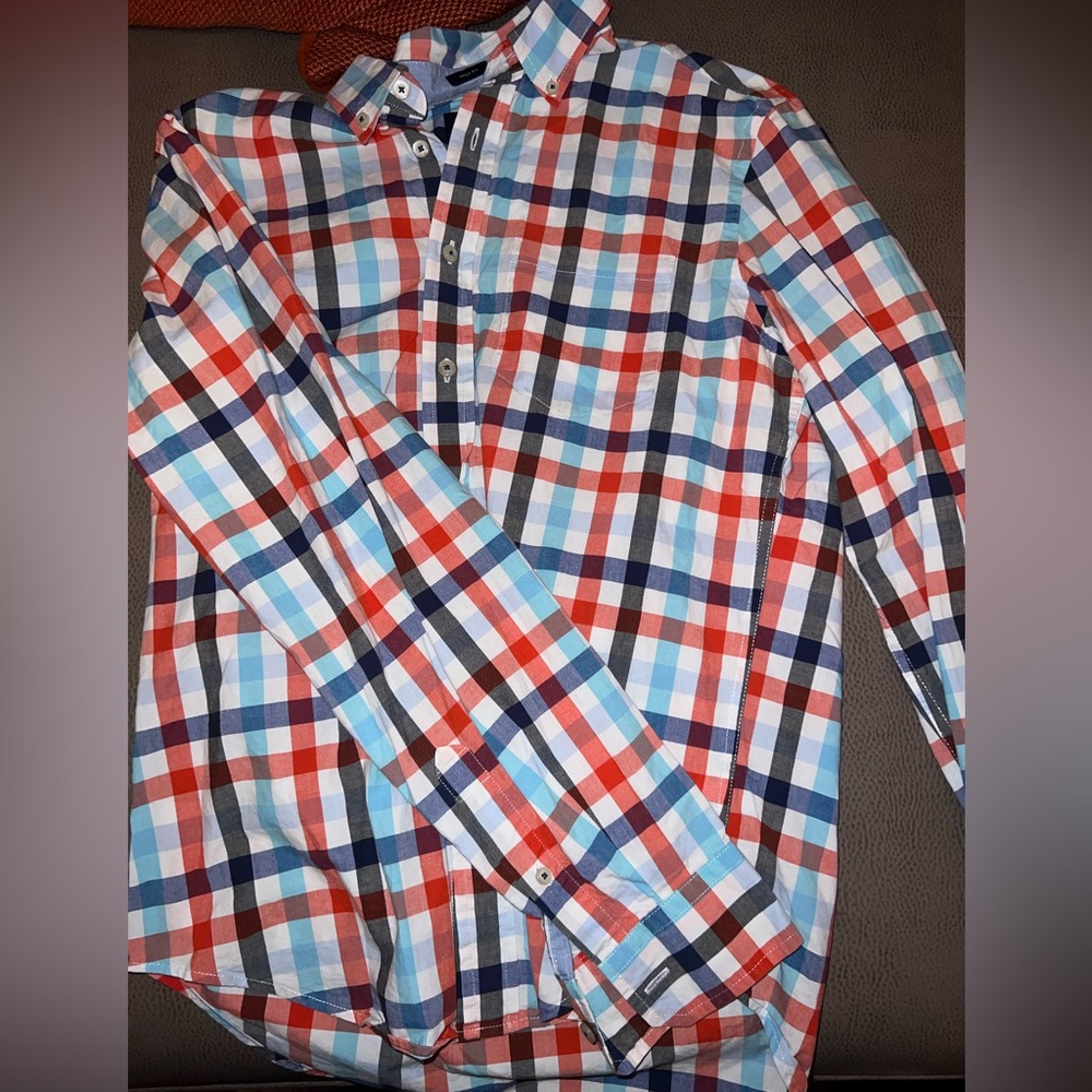 American eagle button down plaid shirt